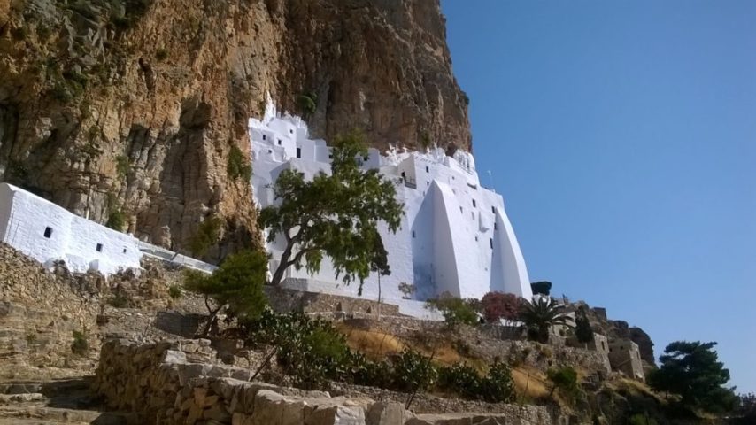 Le piccole Cicladi - il monastero di Armogos