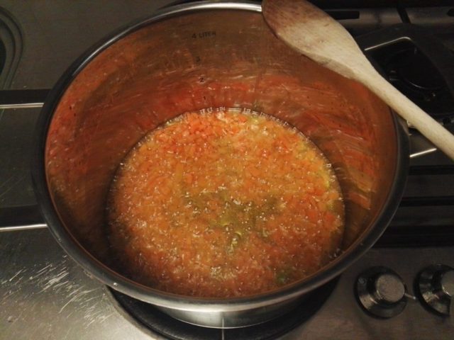 Soffritto con carote per la genovese
